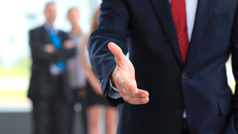 como contratar um consultor